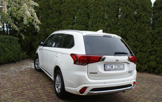 Mitsubishi Outlander cena 66950 przebieg: 255000, rok produkcji 2017 z Wieliczka małe 232